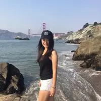 Emily Chen (陳宜昀) facebook profile
